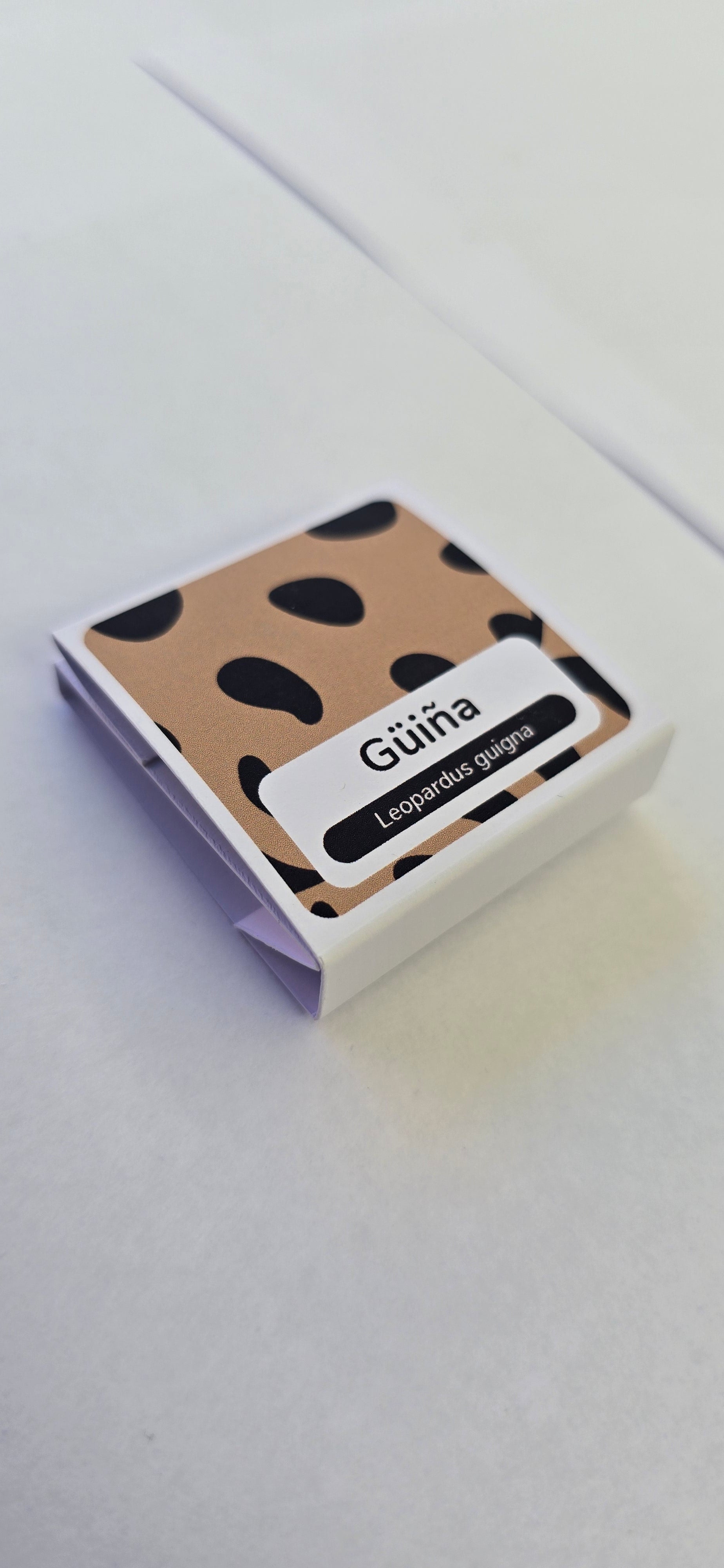 Pin guiña